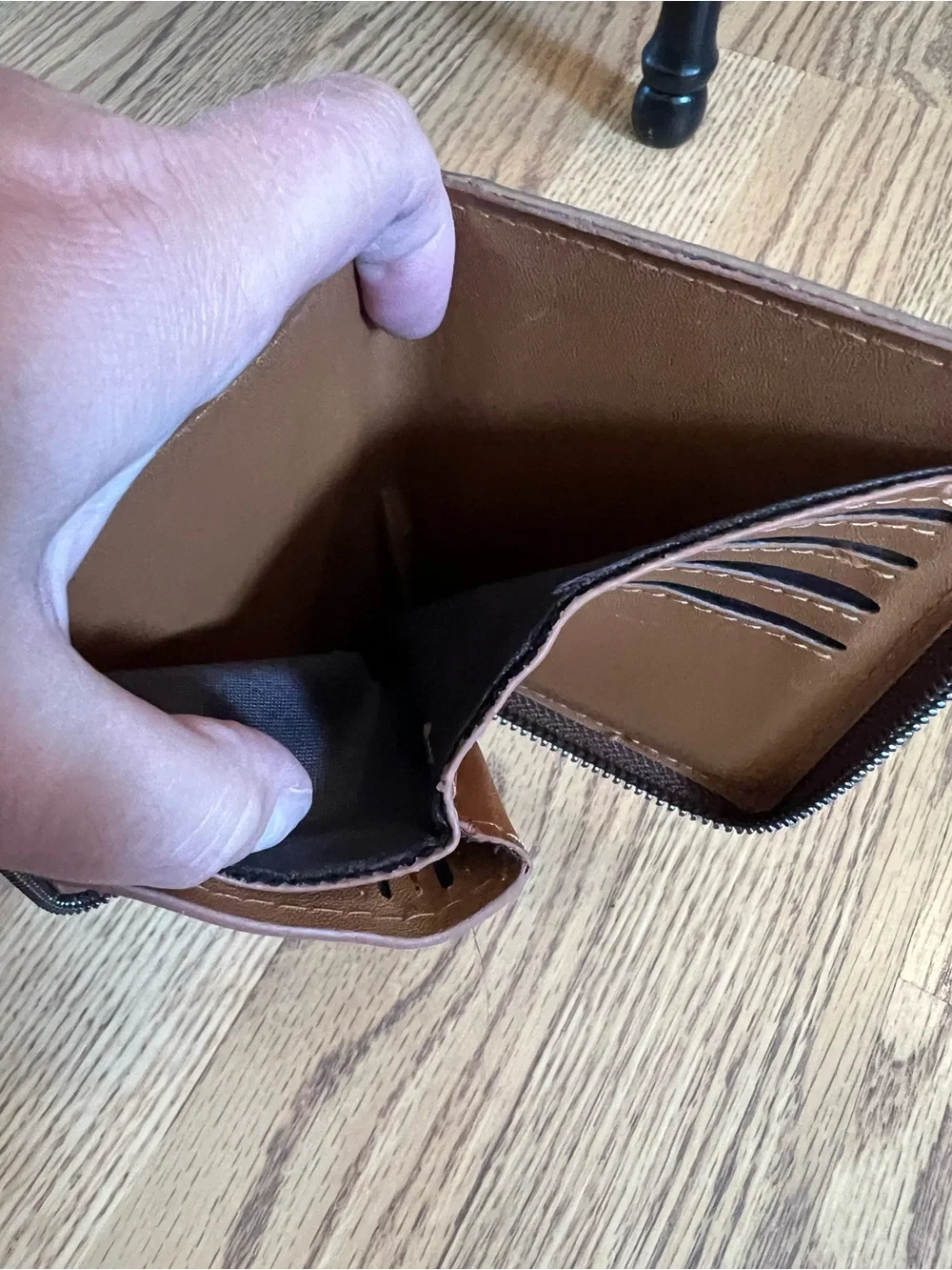 Men's Brown Leather Zip Wallet with Signature Tricolor Stitch